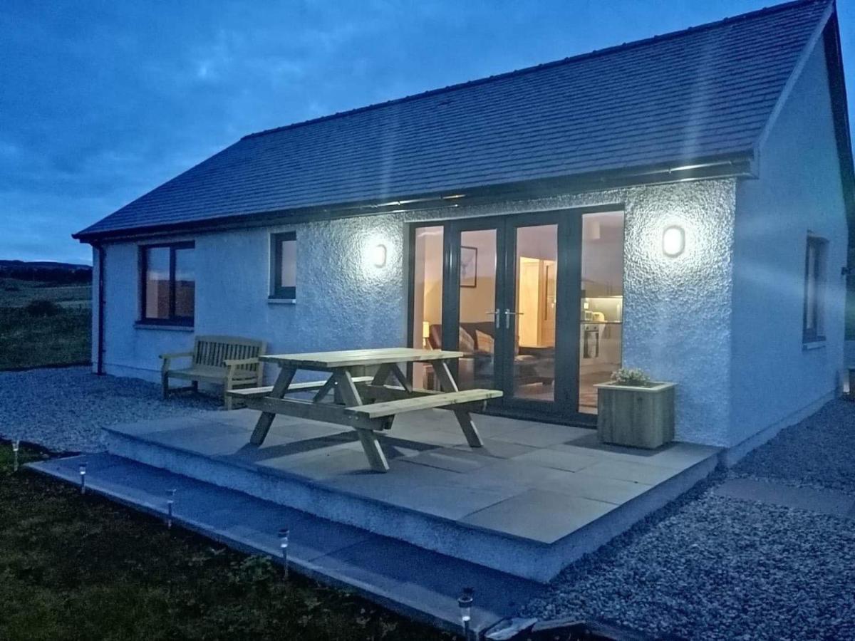 Poachers Bothy Skeabost Buitenkant foto