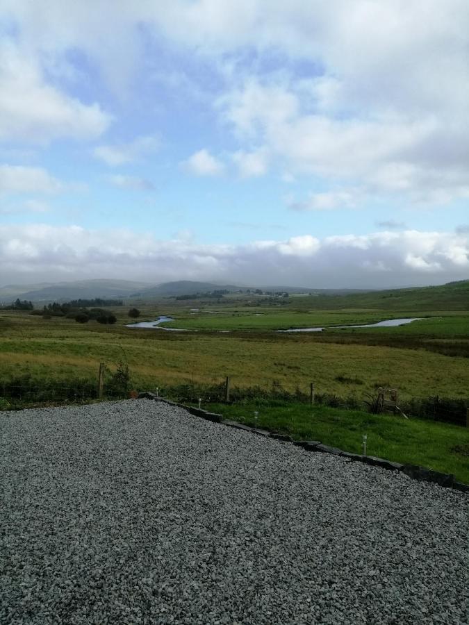 Poachers Bothy Skeabost Buitenkant foto